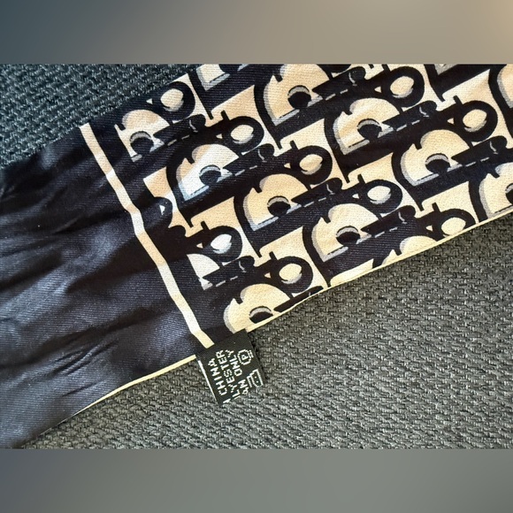 DIOR Twilly - RARE FIND! - Picture 10 of 16